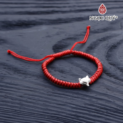 Vòng tay thắt dây đỏ phối charm hồ ly bạc - Ngọc Quý Gemstones