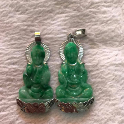 MẶT DÂY CHUYỀN PHẬT QUAN ÂM TAY CẦM BÌNH NƯỚC BỌC INOX  ĐÁ CẨM THẠCH XANH LÁ ĐỀU TỰ NHIÊN ĐẸP Size Cao 44mm x Ngang 24mm x Dầy 6mm  NAM NỮ MỆNH MỘC HOẢ THUỶ