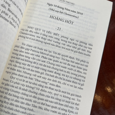 (Combo 2 cuốn) HOA SÚNG ĐEN - MÃ 612: AI ĐÃ GIẾT HOÀNG TỬ BÉ - Michel Bussi - Nhã Nam (bìa mềm)