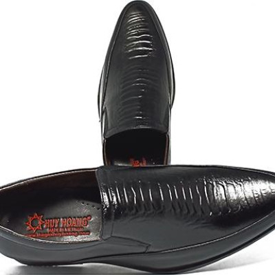 Giày nam Huy Hoàng da bò vân đà điểu màu đen HT7795