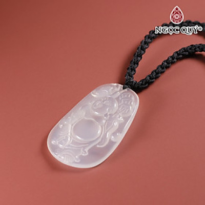 Mặt dây chuyền Phật Di Lặc mã não trắng mệnh thủy, kim - Ngọc Quý Gemstones