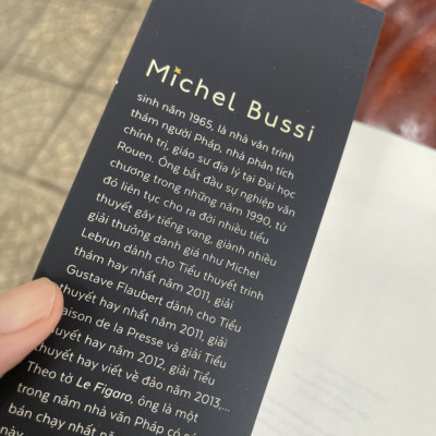 MÃ 612: AI ĐÃ GIẾT HOÀNG TỬ BÉ - Michel Bussi - Nhã Nam (bìa mềm)