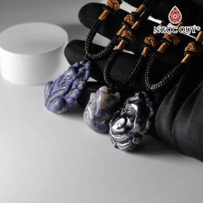 Mặt dây chuyền hồ ly đá Shaphire mệnh thủy, mộc - Ngọc Quý Gemstones