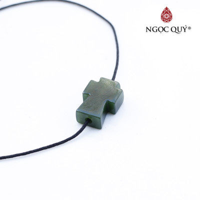 Mặt dây chuyền thánh giá xỏ ngang đá ngọc bích nephrite mệnh hỏa, mộc - Ngọc Quý Gemstones