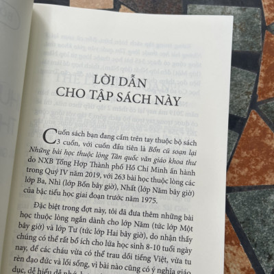  (Tranh minh hoạ) Bổn cũ soạn lại 3 - NHỮNG BÀI HỌC THUỘC LÒNG TÂN QUỐC VĂN GIÁO KHOA THƯ - Trần Văn Chánh biên soạn – Nxb Tổng hợp Tp Hồ Chí Minh 