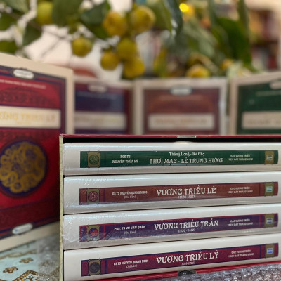 BỘ SÁCH “CÁC VƯƠNG TRIỀU TRÊN ĐẤT THĂNG LONG” (4 CUỐN). BẢN IN GIỚI HẠN BÌA CỨNG CÓ HỘP 