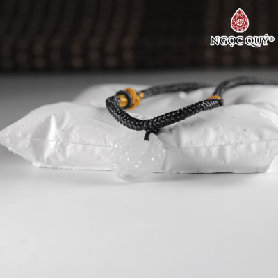 Mặt dây chuyền hồ ly đá bạch ngọc mệnh thủy kim - Ngọc Quý Gemstones