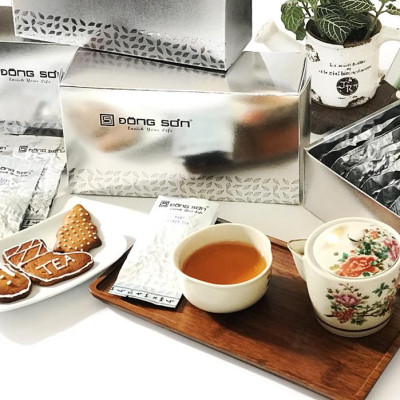 Hộp Quà Trà - Hộp Trà Chào Xuân - 10 loại trà hút chân không x 15g/ gói - Đông Sơn