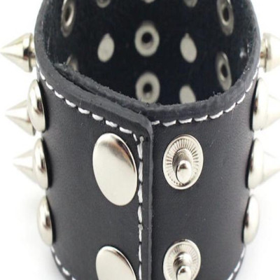 Vòng tay thời trang nam