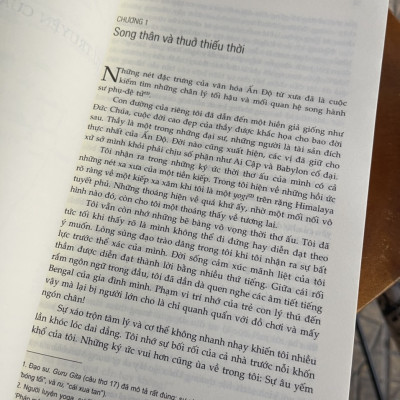 (Tái bản 2022) TỰ TRUYỆN CỦA MỘT YOGI -  Paramahansan Yogananda - Thiên Nga dịch - Nhã Nam - NXB Dân Trí (bìa mềm) 