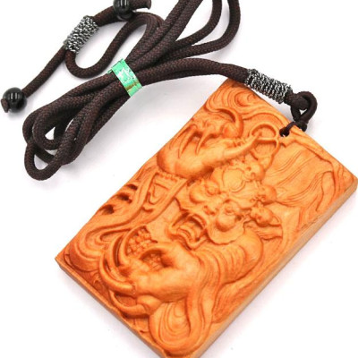 Vòng cổ mặt gỗ ngọc am khắc tượng Long Vương MG64