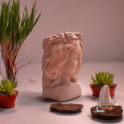 Chậu Gốm Đất Nung Hình Cô Gái Anna Tóc Xoăn