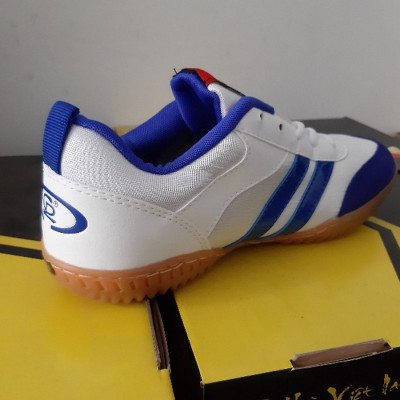 Giày Cầu Lông Nam Nữ Chí Phèo