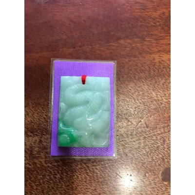 Mặt dây chuyền Mới Chạm Rồng Trắn Ngặm Trái Châu Xanh Ngọc cẩm thạch tự nhiên lên mặt dây chuyền đeo đẹp lắm luôn nè Size dài 32,5mm x ngang 23,8mm x dầy 8,0mm ạ