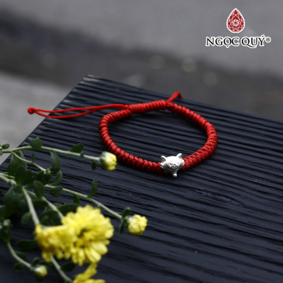 Vòng tay thắt dây đỏ phối charm hồ ly bạc - Ngọc Quý Gemstones