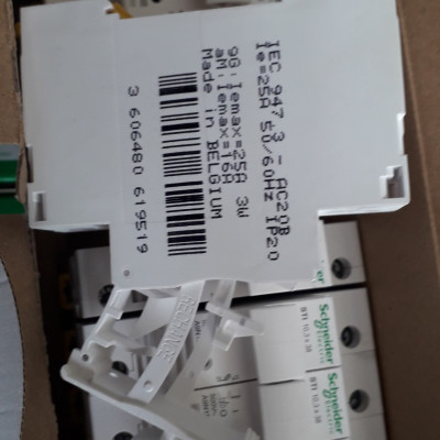 | CHÍNH HÃNG | Đế cầu chì cách ly A9N15636 Schneider 10.3x38