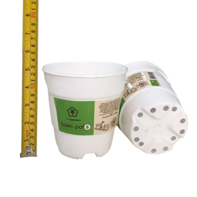 Chậu trồng cây trong nhà để bàn cao cấp Minigarden Basic Pot S, màu trắng nhập khẩu Châu Âu, Chất liệu nhựa PP chống UV, với cơ chế tự hút nước - thoát nước giúp cây sống tốt không cần chăm sóc