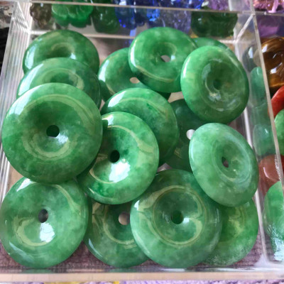 MẶT DÂY CHUYỀN HÌNH ĐỒNG TIỀN ĐÁ CẨM THẠCH XANH NỮ ĐEO