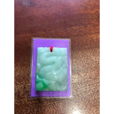 Mặt dây chuyền Mới Chạm Rồng Trắn Ngặm Trái Châu Xanh Ngọc cẩm thạch tự nhiên lên mặt dây chuyền đeo đẹp lắm luôn nè Size dài 32,5mm x ngang 23,8mm x dầy 8,0mm ạ