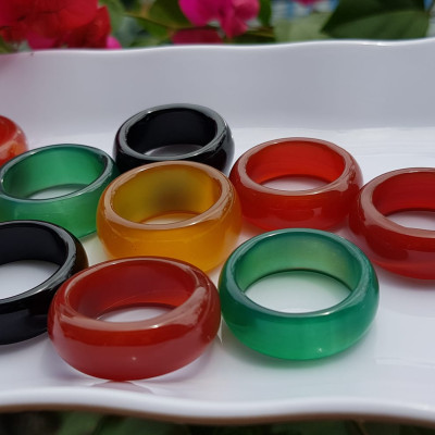 Nhẫn Nam Ni 19mm x cao 9mm Chất liệu đá mã não đủ màu Đỏ Vàng Đen Xanh dương shop giao bất kỳ Các Anh chọn nhẫn màu nào thì inbox shop giao đồng giá ạ      