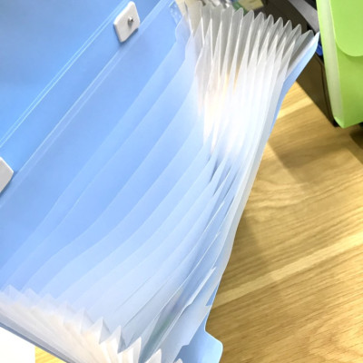 Cặp 12 Ngăn A4 Kidario KEF-1201 ( Giao Màu Ngẫu Nhiên)