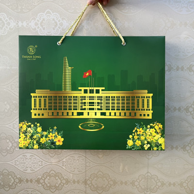 Bộ Hộp Bánh Trung Thu Vinh Quang - 4 bánh 2 trứng (270g) Thành Long - Tặng 1 hộp trà - Việt Nam