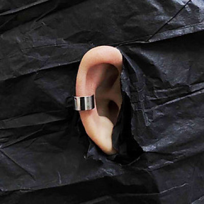 Khuyên tai nam nữ kim băng độc đáo