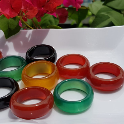 Nhẫn Nam Ni 19mm x cao 9mm Chất liệu đá mã não đủ màu Đỏ Vàng Đen Xanh dương shop giao bất kỳ Các Anh chọn nhẫn màu nào thì inbox shop giao đồng giá ạ      