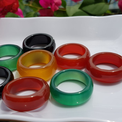 Nhẫn Nam Ni 19mm x cao 9mm Chất liệu đá mã não đủ màu Đỏ Vàng Đen Xanh dương shop giao bất kỳ Các Anh chọn nhẫn màu nào thì inbox shop giao đồng giá ạ      