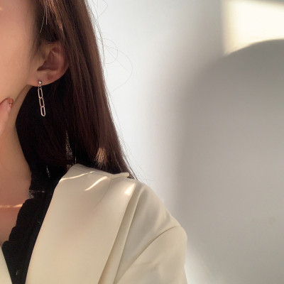 Đôi bông tai phối xích mắt to mạnh mẽ thời thượng