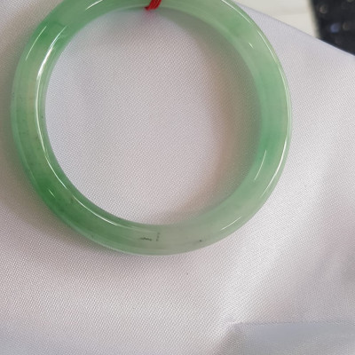 Vòng Mới đá ngọc cẩm thạch tự nhiên TR Lý A SAO 50 Size vòng 50mm x 7,2mm Màu Xanh ngọc lý trắng bóng nhẹ nhàng đẹp bóng xinh đẹp nữ 50kg - 55kg đeo đẹp ạ Món Quà Ý nghĩa Anh Chị tặng Mẹ, Vợ, người thân yêu ạ