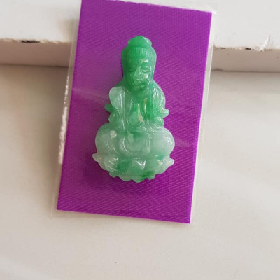 Mặt dây chuyền Phật Quan Âm Ngồi tay cầm bình nước cam lộ đá ngọc cẩm thạch tự nhiên đẹp Nữ size nhỏ Cao 36mm x N 20mm x S5mm Màu xanh ngọc trắng lý nhẹ nhàng đều bóng các Chị bọc vàng đeo đẹp ạ