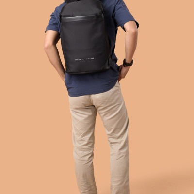 Balo laptop 14” KINGBAG VICTOR sang trọng, siêu mỏng, tích hợp USB, trượt nước, ngăn chống trộm, màu đen - Hàng chính hãng