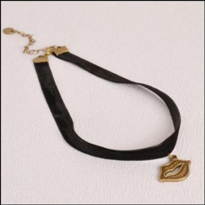 Vòng cổ choker hình môi gợi cảm V18