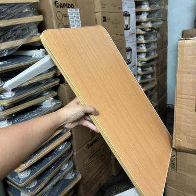 Bàn học gấp gọn chân nhựa ngồi bệt - giao màu ngẫu nhiên