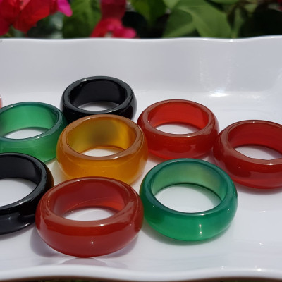 Nhẫn Nam Ni 19mm x cao 9mm Chất liệu đá mã não đủ màu Đỏ Vàng Đen Xanh dương shop giao bất kỳ Các Anh chọn nhẫn màu nào thì inbox shop giao đồng giá ạ      