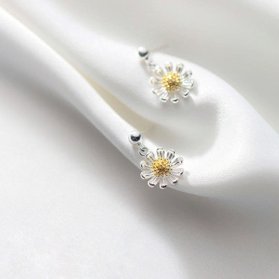 Khuyên tai bạc 925 hình minidot treo hoa cúc họa mi lủng lẳng lạ mắt đáng yêu Dế Bạc - K5841