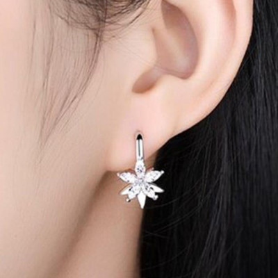 Bông tai bạc nữ trang sức bạc Ý S925 Bạc xinh Huệ Ngân - Hoa đá RYE141024