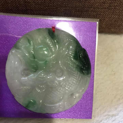 MẶT DÂY CHUYỀN CON RỒNG TO HÌNH TRÒN NAM CHẤT LIỆU ĐÁ CẨM THẠCH TỰ NHIÊN ĐK 45,6mm x dầy 6,5mm MÀU TRẮNG BÓNG XANH RẤT ĐẸP