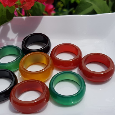 Nhẫn Nam Ni 19mm x cao 9mm Chất liệu đá mã não đủ màu Đỏ Vàng Đen Xanh dương shop giao bất kỳ Các Anh chọn nhẫn màu nào thì inbox shop giao đồng giá ạ      