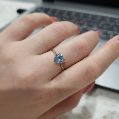 Nhẫn vàng 14KR đính đá Sky Topaz - MOON Jewelry