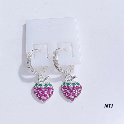 Bông tai trẻ em hình dâu tây chất liệu bạc ta MS055t