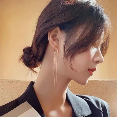 Earrings nữ đeo tai tua rua kim loại cao cấp