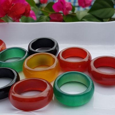 Nhẫn Nam Ni 19mm x cao 9mm Chất liệu đá mã não đủ màu Đỏ Vàng Đen Xanh dương shop giao bất kỳ Các Anh chọn nhẫn màu nào thì inbox shop giao đồng giá ạ      