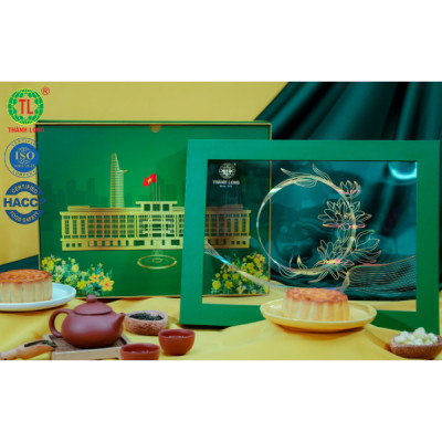 Bộ Hộp Bánh Trung Thu Vinh Quang - 4 bánh 2 trứng (270g) Thành Long - Tặng 1 hộp trà - Việt Nam