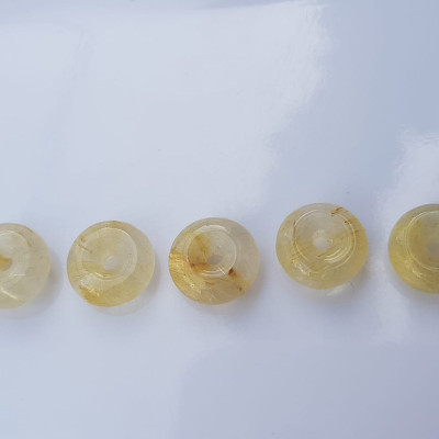 Bộ Trang Sức Phong Thủy 5 Đồng tiền đá thạch anh tóc vàng may mắn tài lộc Size đk 10mm x cao 4,5mm x lỗ 2mm mệnh Kim mệnh Thổ và mệnh Thủy Nữ phối lên bộ lắc tay hay mặt dây chuyền vàng đeo xinh đẹp may mắn ạ