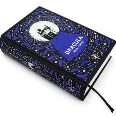 Dracula: Puffin Clothbound Classics