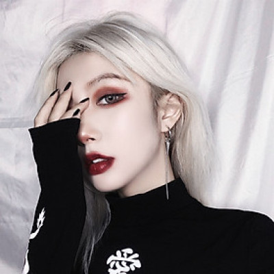 Đôi bông xích đinh tán một đôi cách điệu mới mẻ cá tính