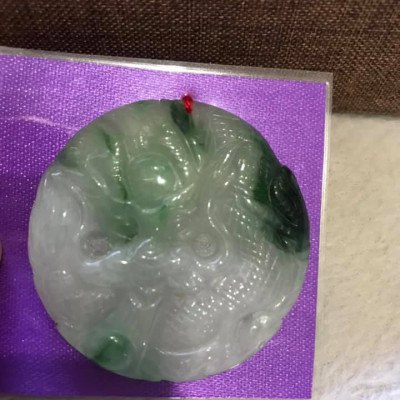 MẶT DÂY CHUYỀN CON RỒNG TO HÌNH TRÒN NAM CHẤT LIỆU ĐÁ CẨM THẠCH TỰ NHIÊN ĐK 45,6mm x dầy 6,5mm MÀU TRẮNG BÓNG XANH RẤT ĐẸP