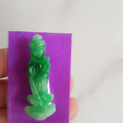 MẶT DÂY CHUYỀN PHẬT MẸ QUAN ÂM ĐỨNG MỚI ĐÁ CẨM THẠCH TỰ NHIÊN  MÀU XANH NGỌC TRẮNG ĐỀU BÓNG BỌC VÀNG ĐEO ĐẸP  Cao 43mmx15mmx4mm Ạ